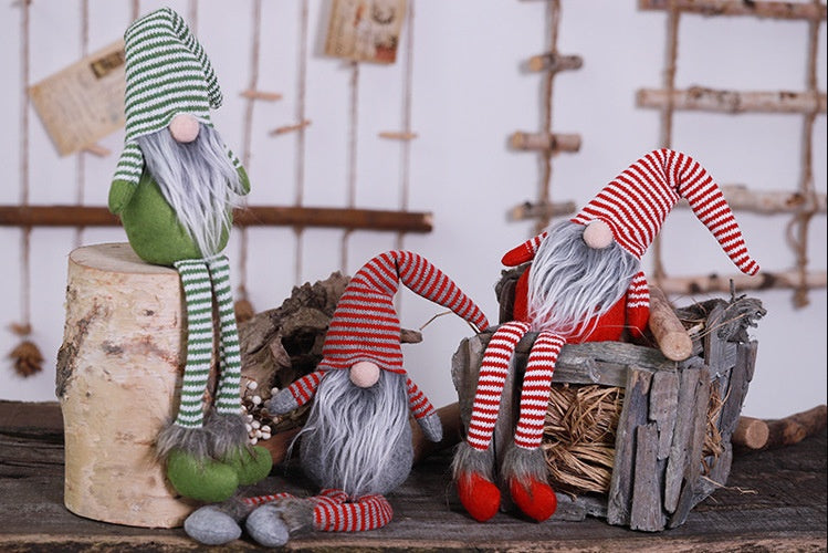 Gnome de Noël en peluche à longues jambes rayées – Le Moyen